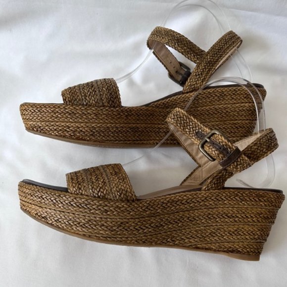 Stuart Weitzman Raffia Tan Ankle Strap Wedge Heel Sandals - Picture 4 of 13